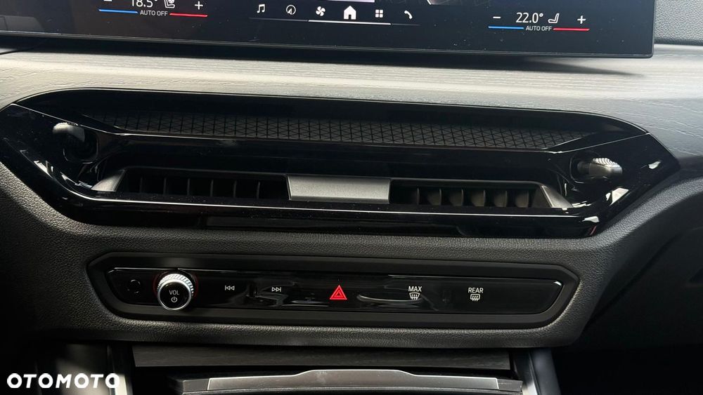 BMW Seria 3 330d xDrive mHEV M Sport - 29