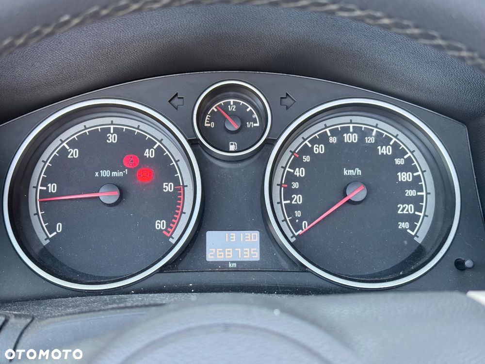 Opel Astra 1.9 CDTI DPF Cosmo - 8