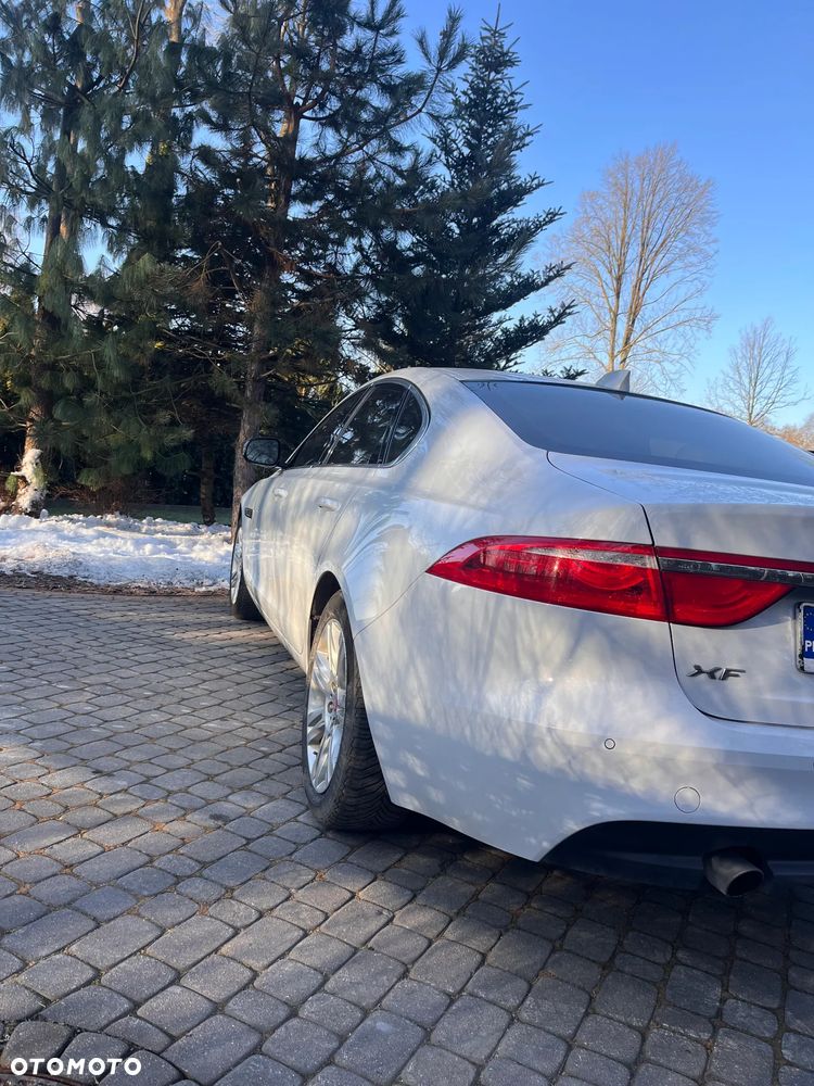 Jaguar XF 2.0 T R-Sport - 7