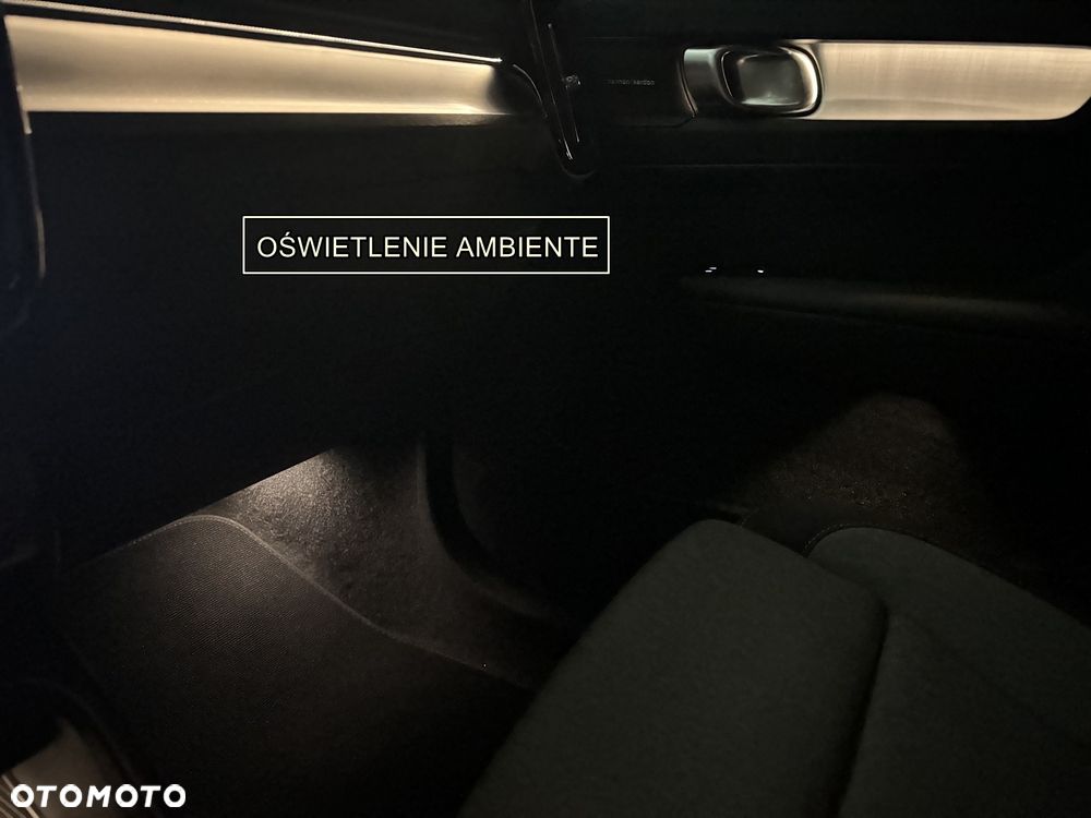 Volvo XC 40 B3 B DKG Plus Black Edition - 20