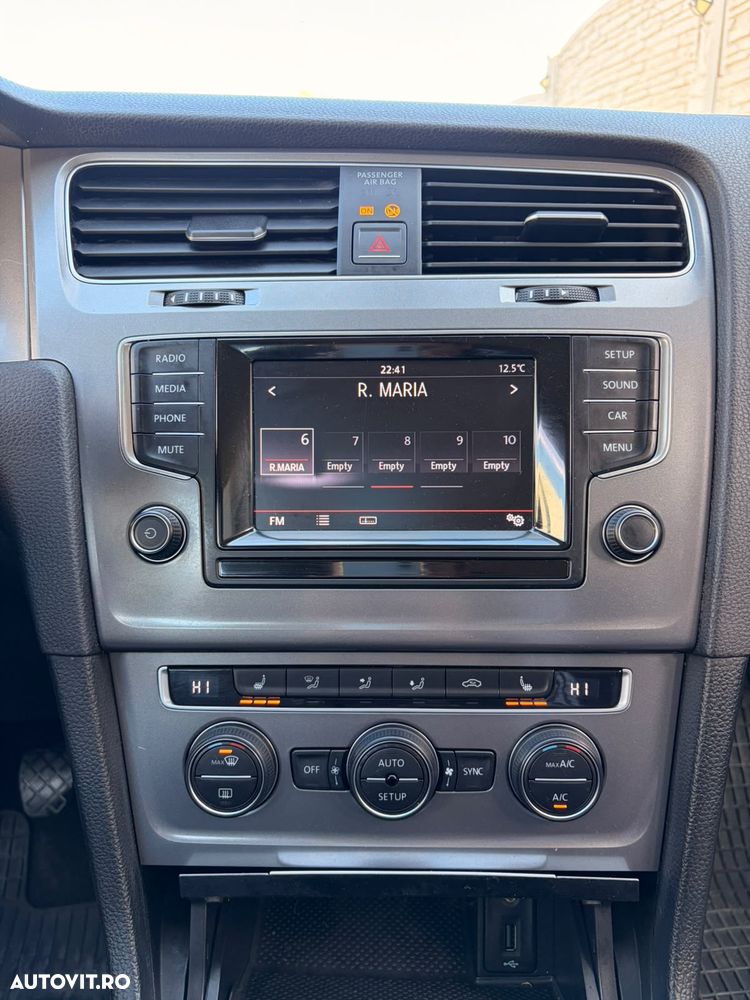 Volkswagen Golf - 10
