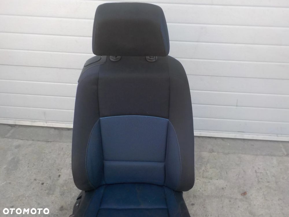 BMW SERIA 1 E87 FOTEL PRAWY - 3