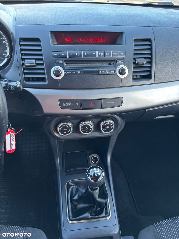 Mitsubishi Lancer 1.6 Invite - 20