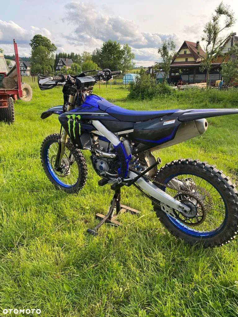 Yamaha YZF - 16