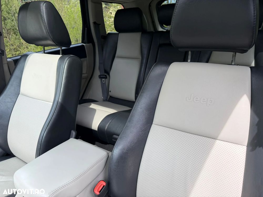 Jeep Grand Cherokee - 15