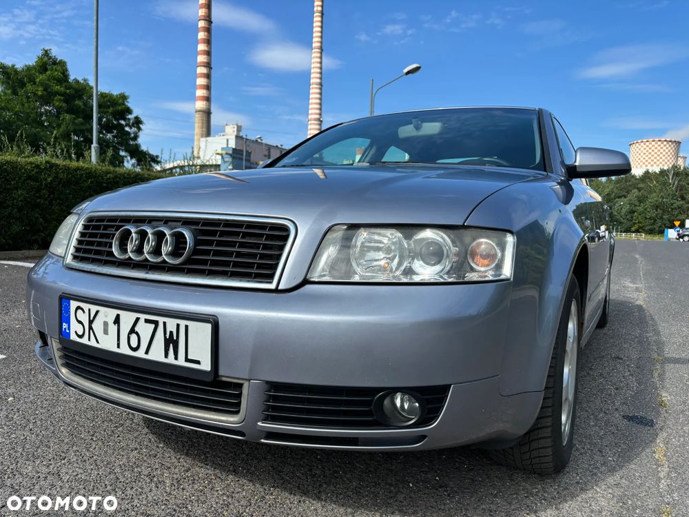Audi A4 Limousine - 1