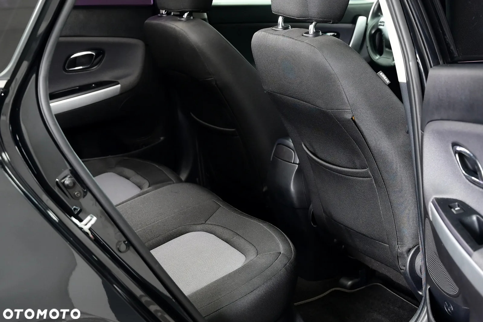 Kia Ceed - 11