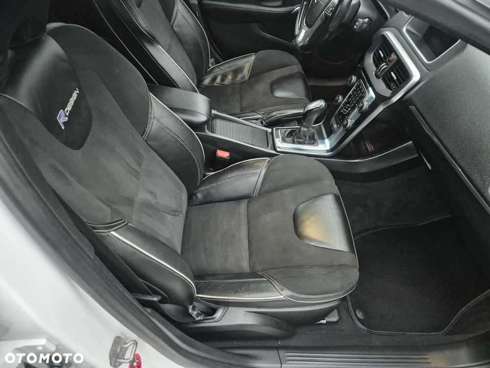 Volvo V40 D2 R Design - 20