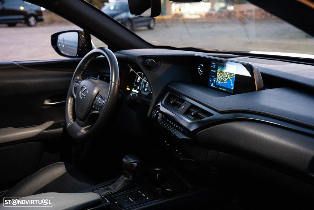 Lexus UX 250h Special Edition (LCA) - 13