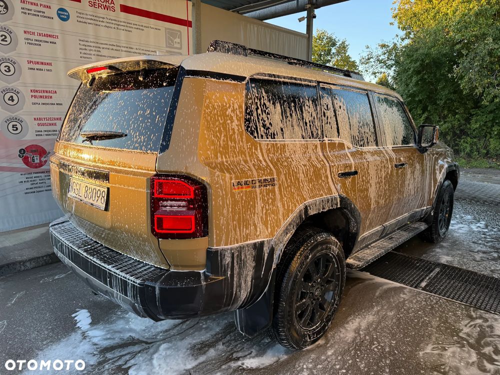 Toyota Land Cruiser - 2