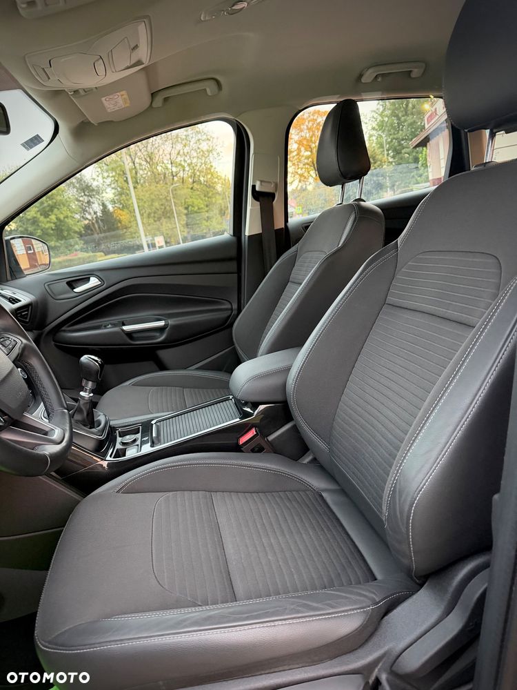 Ford Kuga - 8