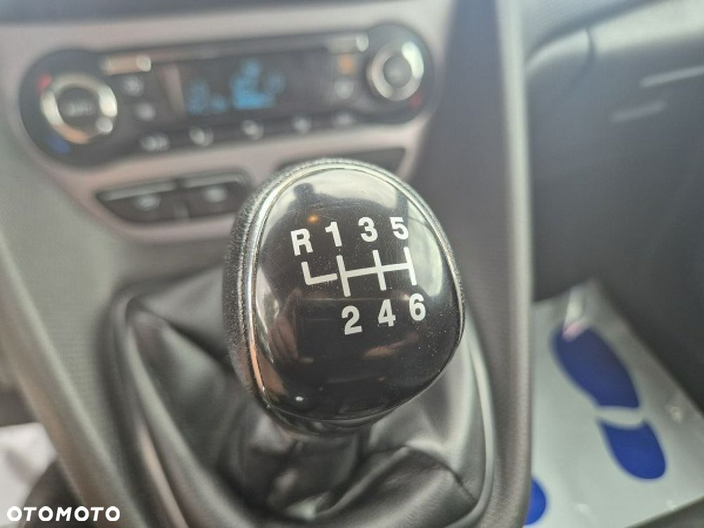 Ford Tourneo Connect Grand - 36
