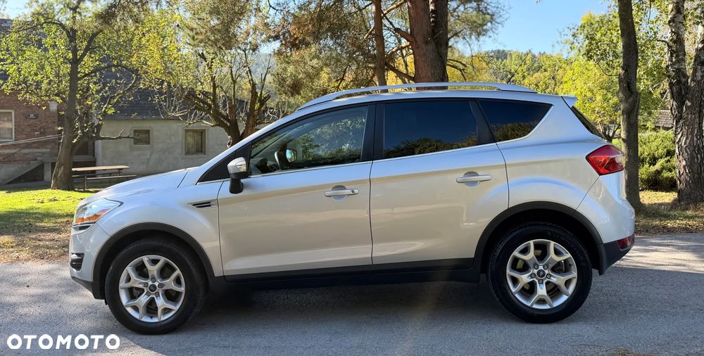 Ford Kuga 2.0 TDCi 2x4 Titanium - 12