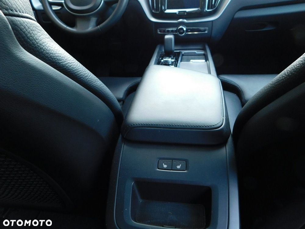Volvo XC 60 B4 D Plus Bright - 10