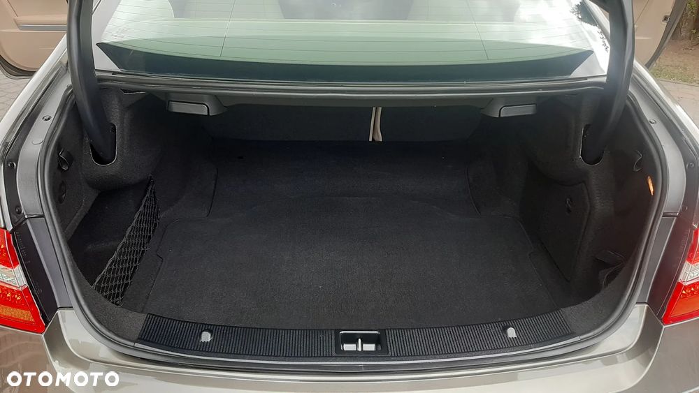 Mercedes-Benz Klasa E 250 CGI BlueEFFICIENCY Automatik Avantgarde - 37