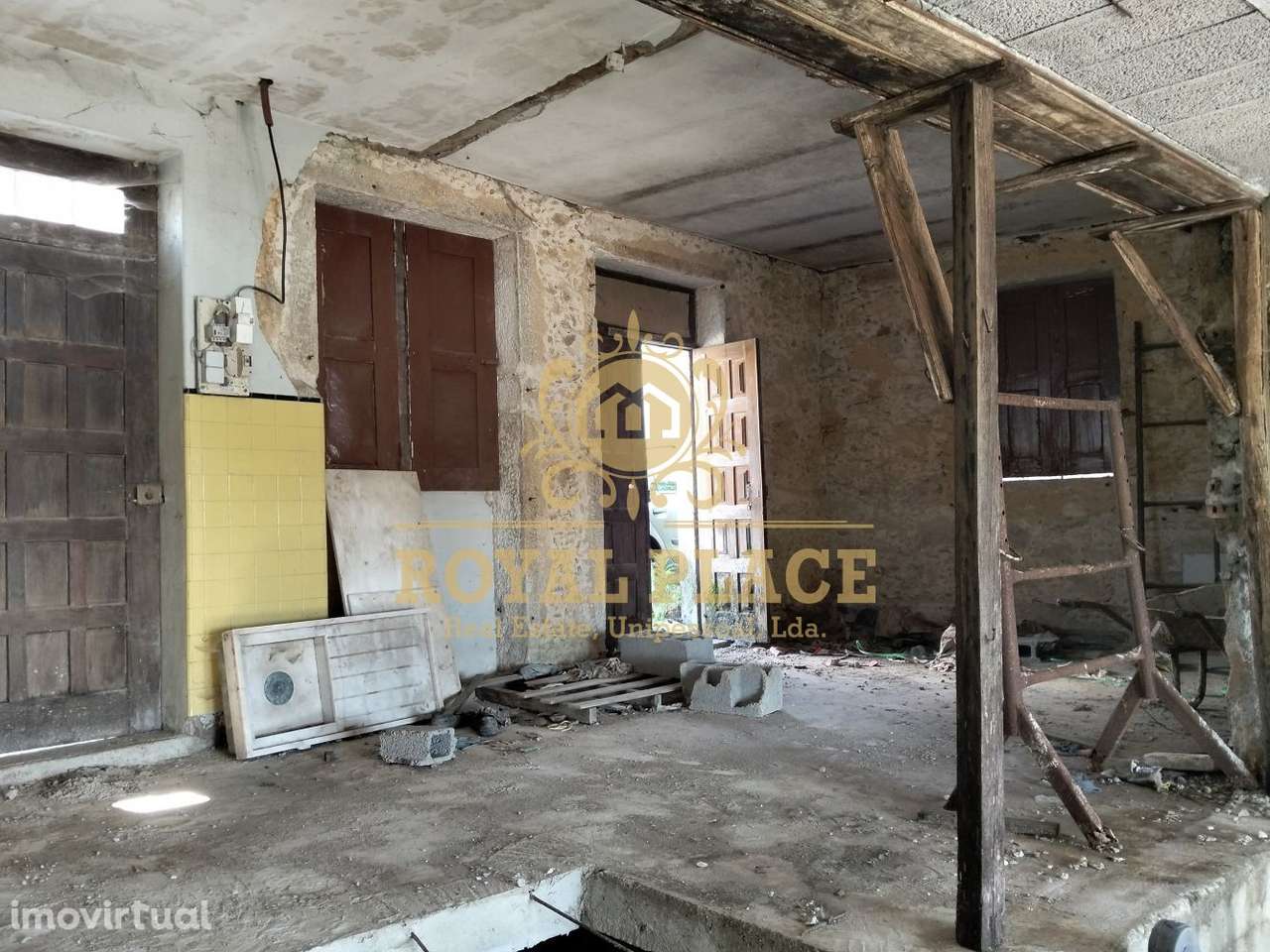 Moradia T2 Restauro - Santiago de Riba-Ul - Grande imagem: 5/24