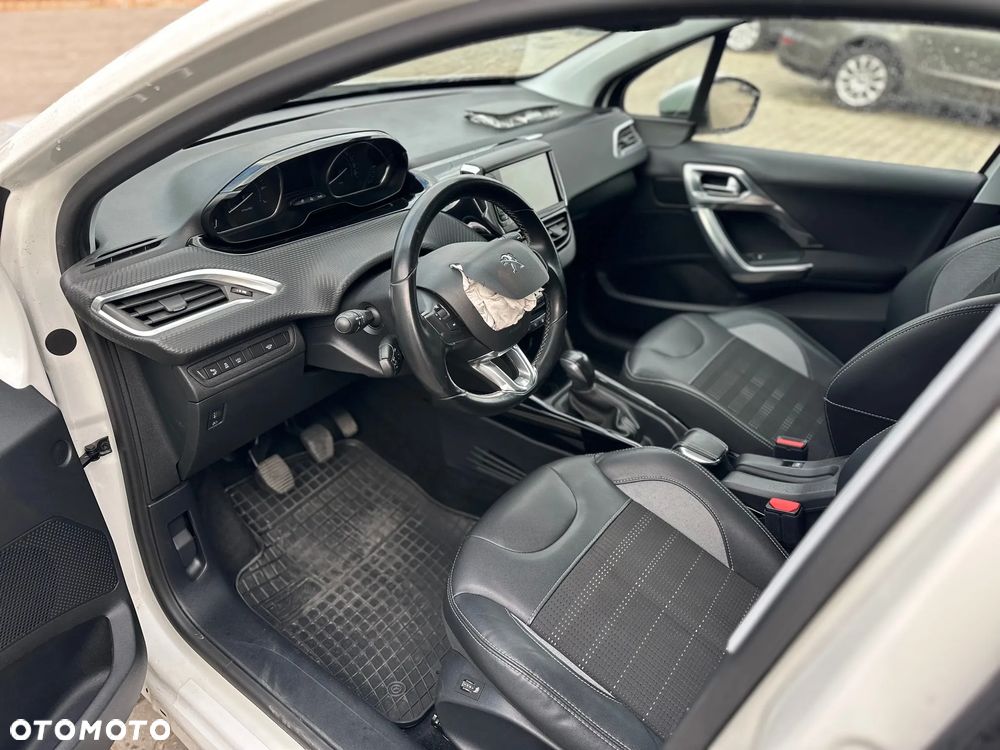 Peugeot 2008 - 12