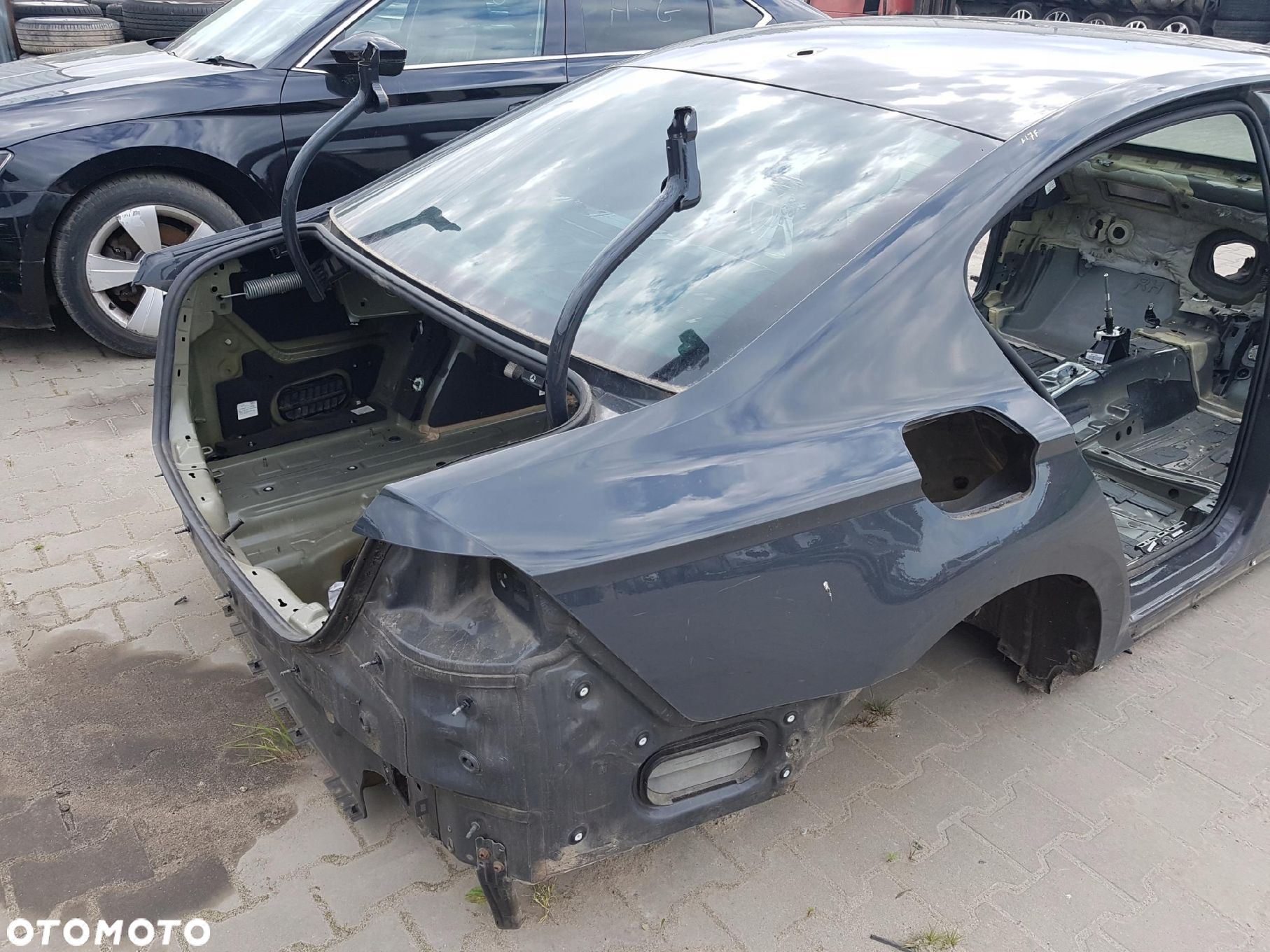 VW PASSAT B8 14r- SEDAN BŁOTNIK ĆWIARTKA PRAWA TYŁ LI7F - 1