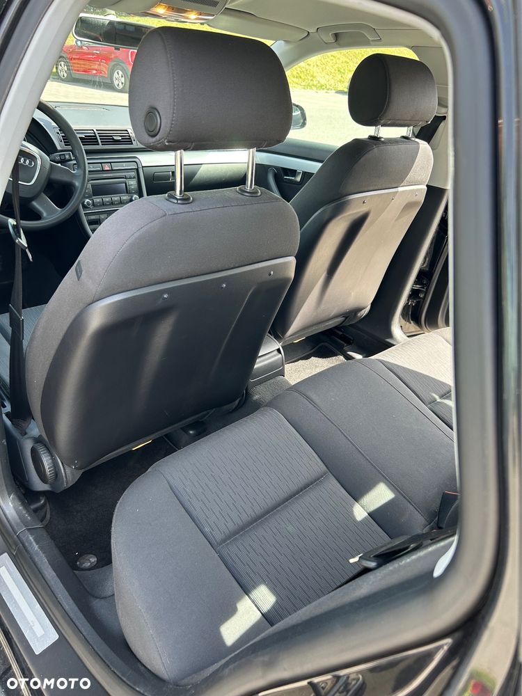 Audi A4 Limousine - 4