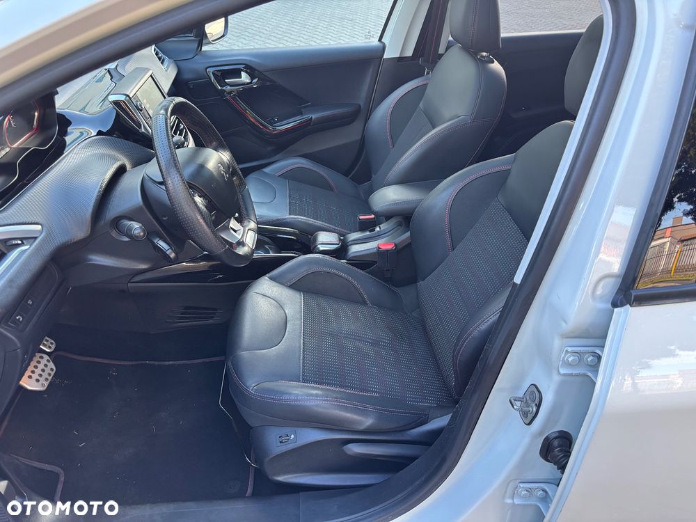 Peugeot 2008 PureTech 110 Stop&Start EAT6 GT-Line Edition - 24