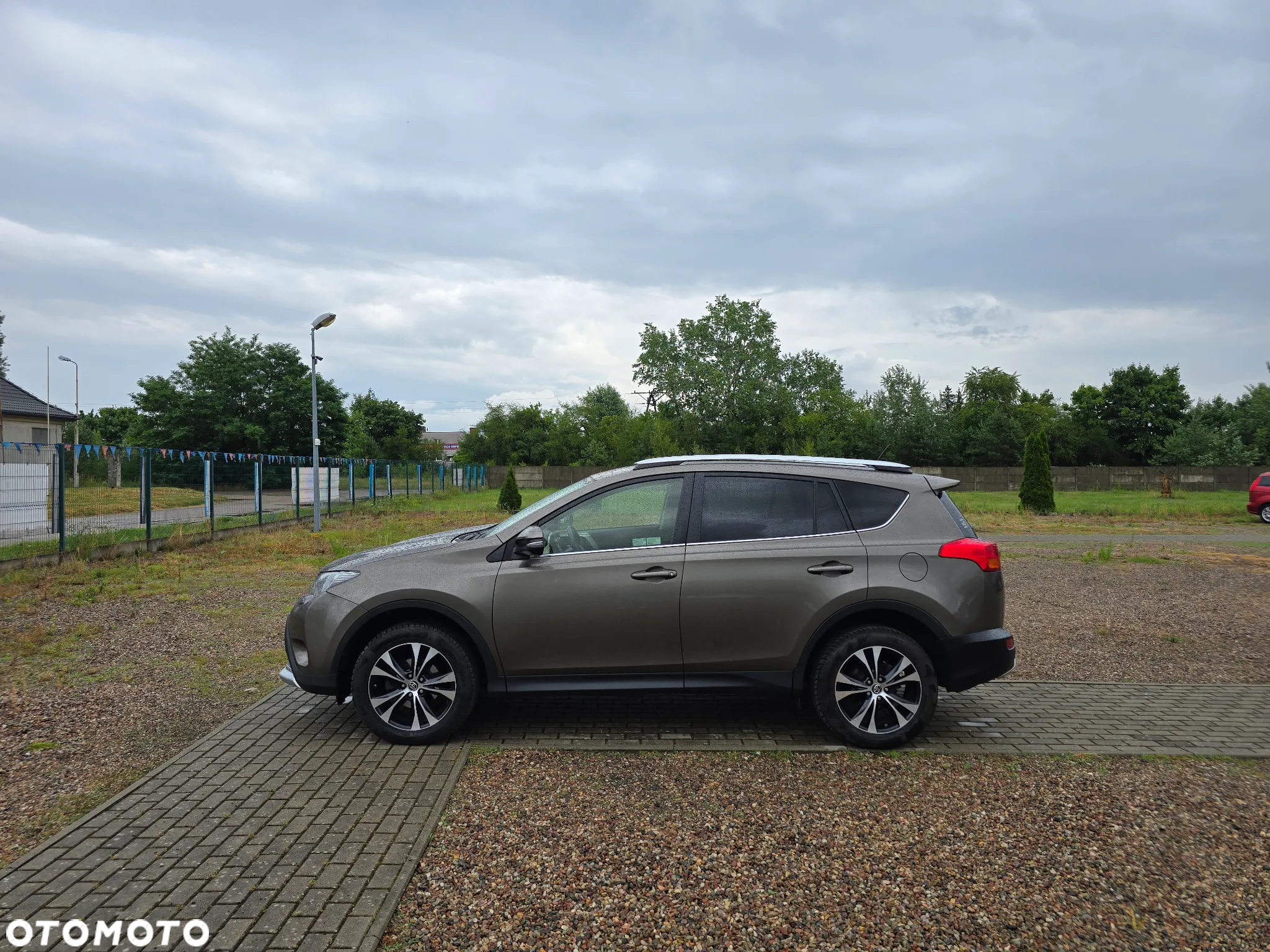 Toyota RAV4 2.0 D-4D Premium - 9