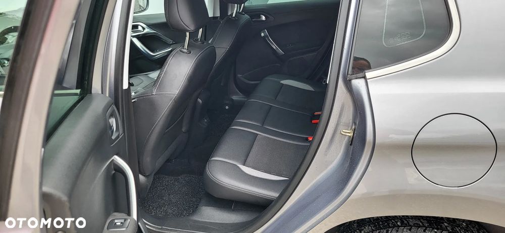 Peugeot 2008 1.6 e-HDi Allure S&S - 18