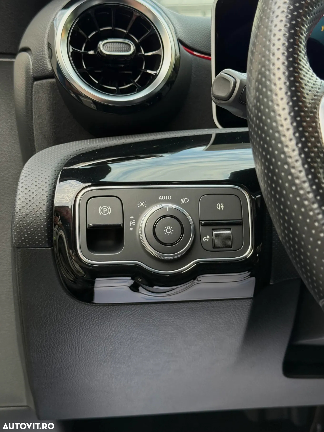 Mercedes-Benz A 180 7G-DCT AMG Line - 28