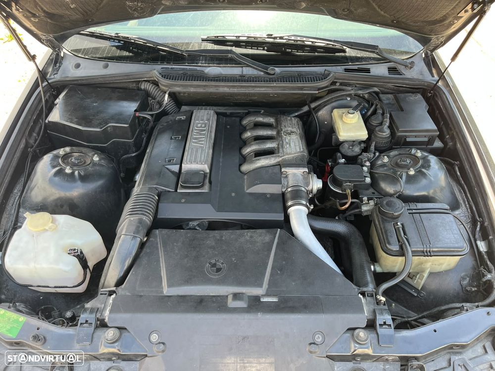 BMW 318 tds - 4