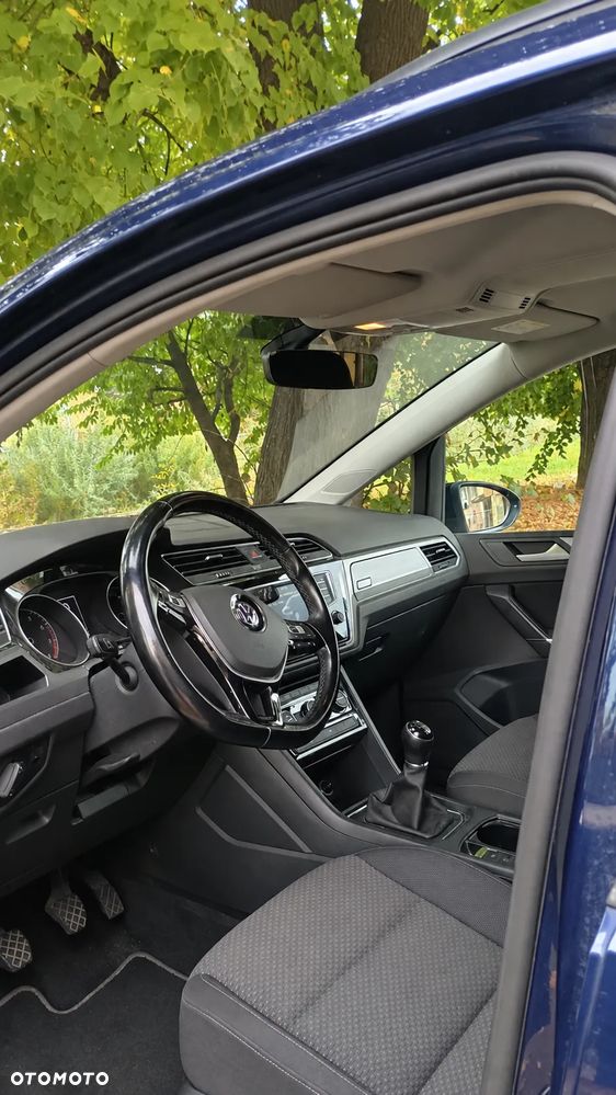 Volkswagen Touran - 9