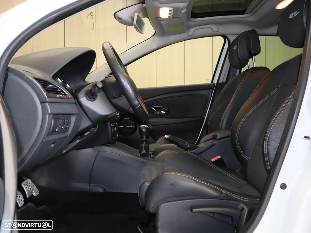 Renault Mégane Sport Tourer 1.5 dCi GT Line - 23