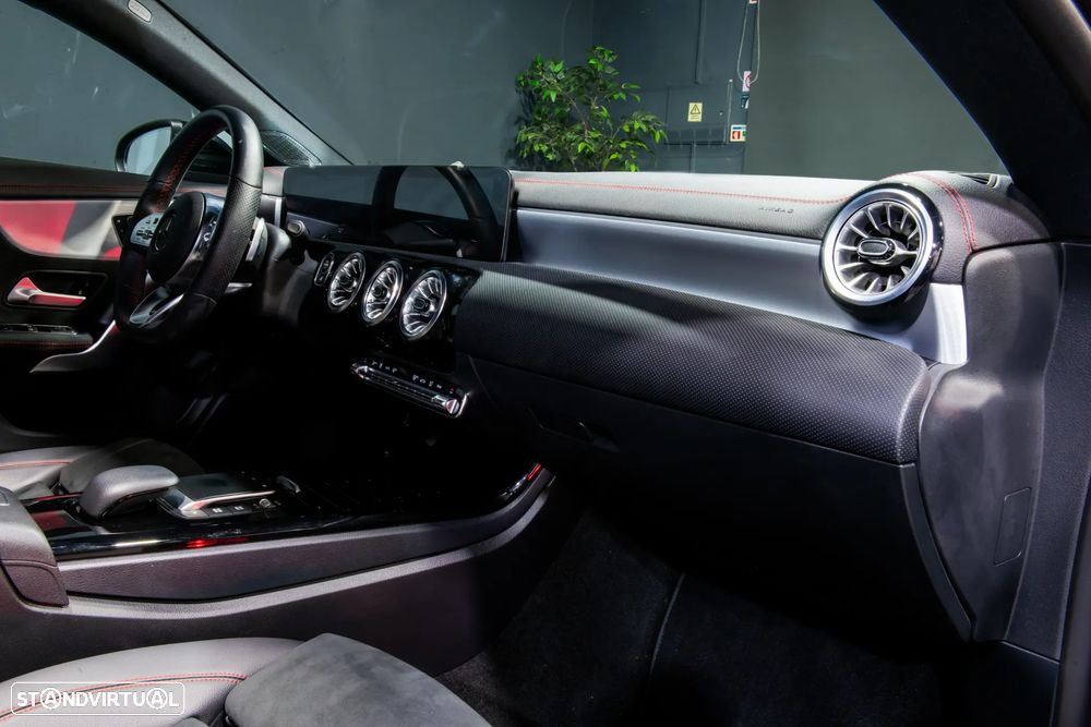 Mercedes-Benz CLA 200 d Shooting Brake AMG Line Aut. - 18