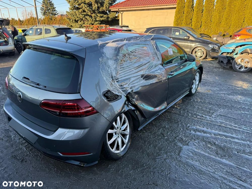 Volkswagen Golf 1.5 eTSI OPF DSG R-Line - 5