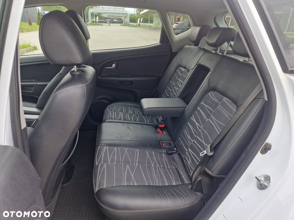 Kia Venga 1.6 Business Line - 10