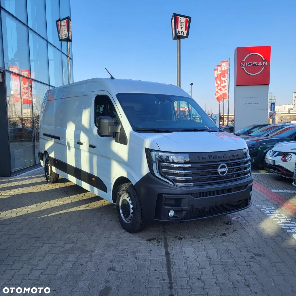 Nissan Interstar - 2