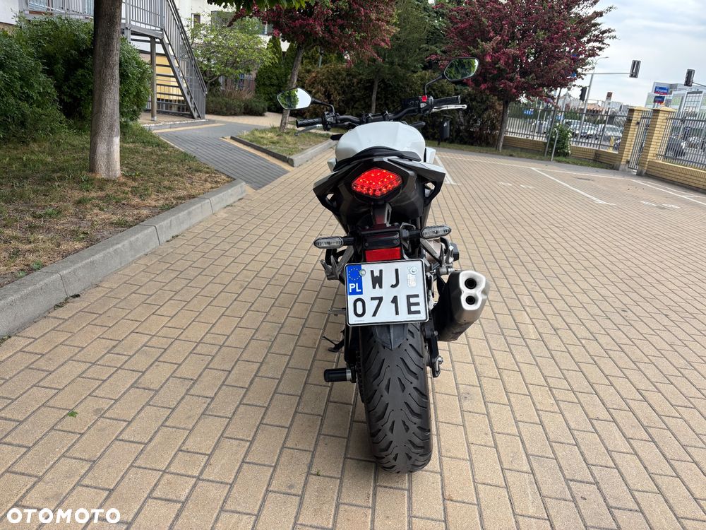 Honda CB - 8