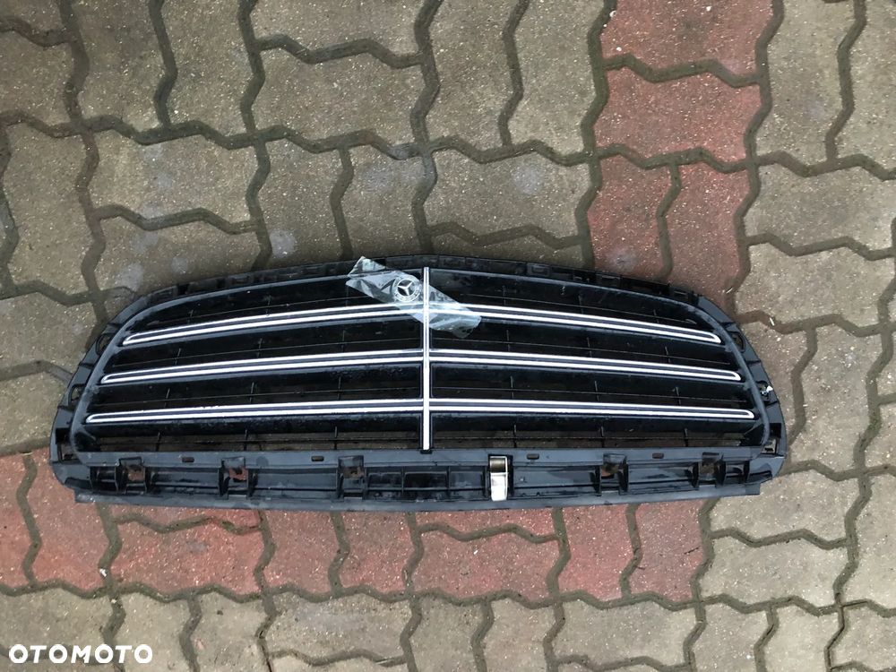 Atrapa grill Mercedes C klasa W205 elegance - 1