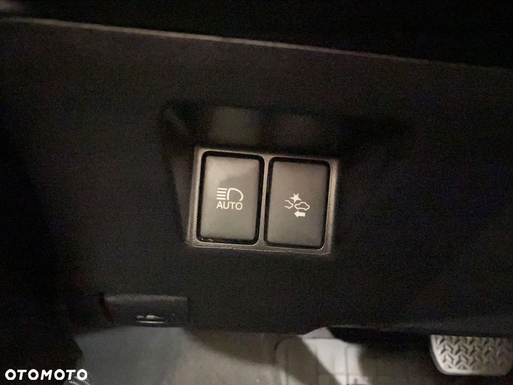 Toyota Yaris Hybrid 100 Premium - 19