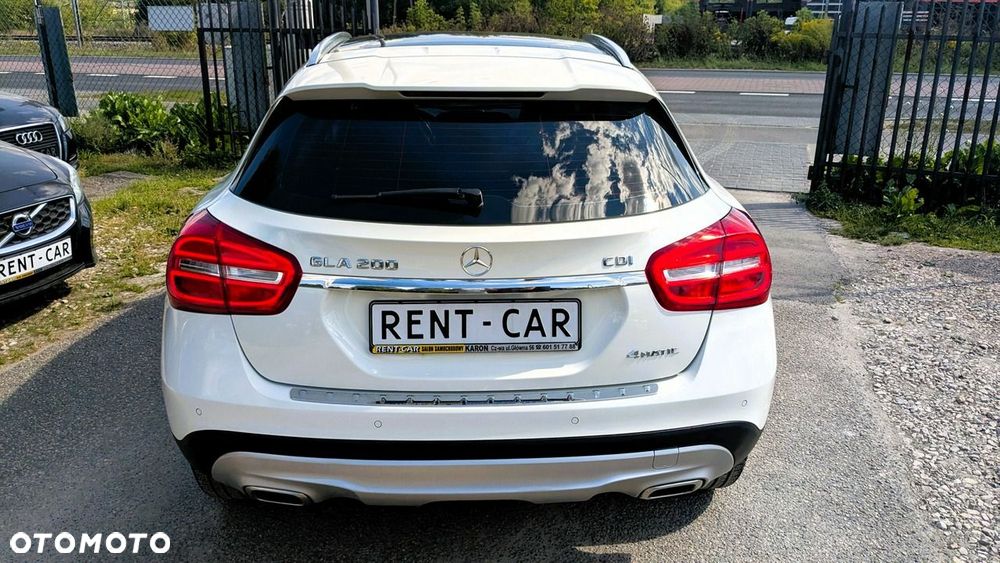 Mercedes-Benz GLA 200 d 4-Matic - 37