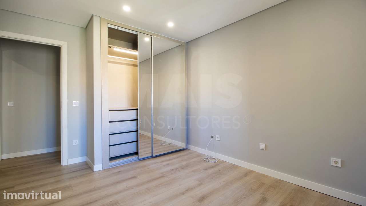 Apartamento T2+1 com garagem