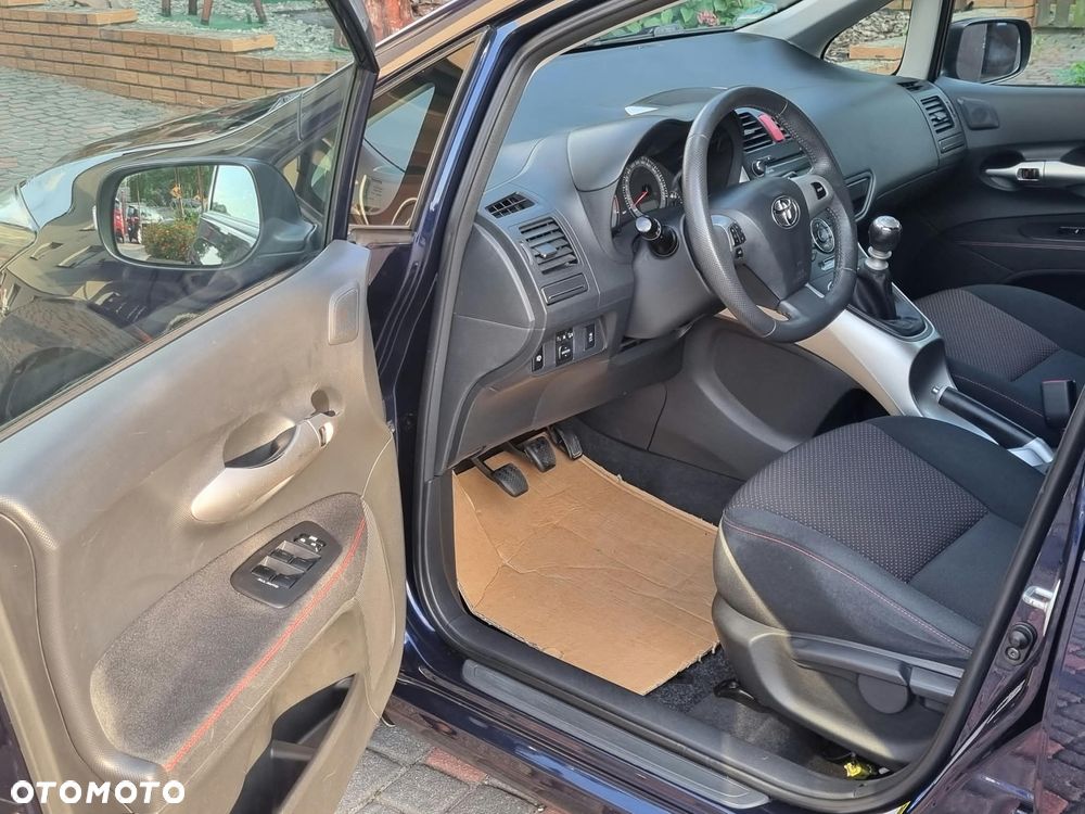 Toyota Auris 2010