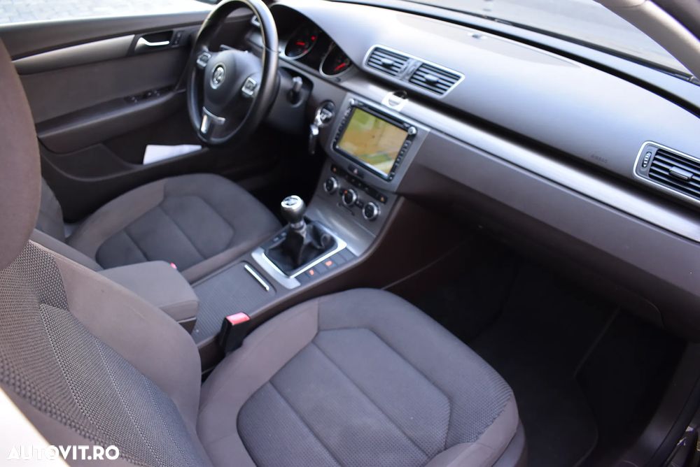 Volkswagen Passat 1.6 TDI BlueMotion Technology Highline - 9