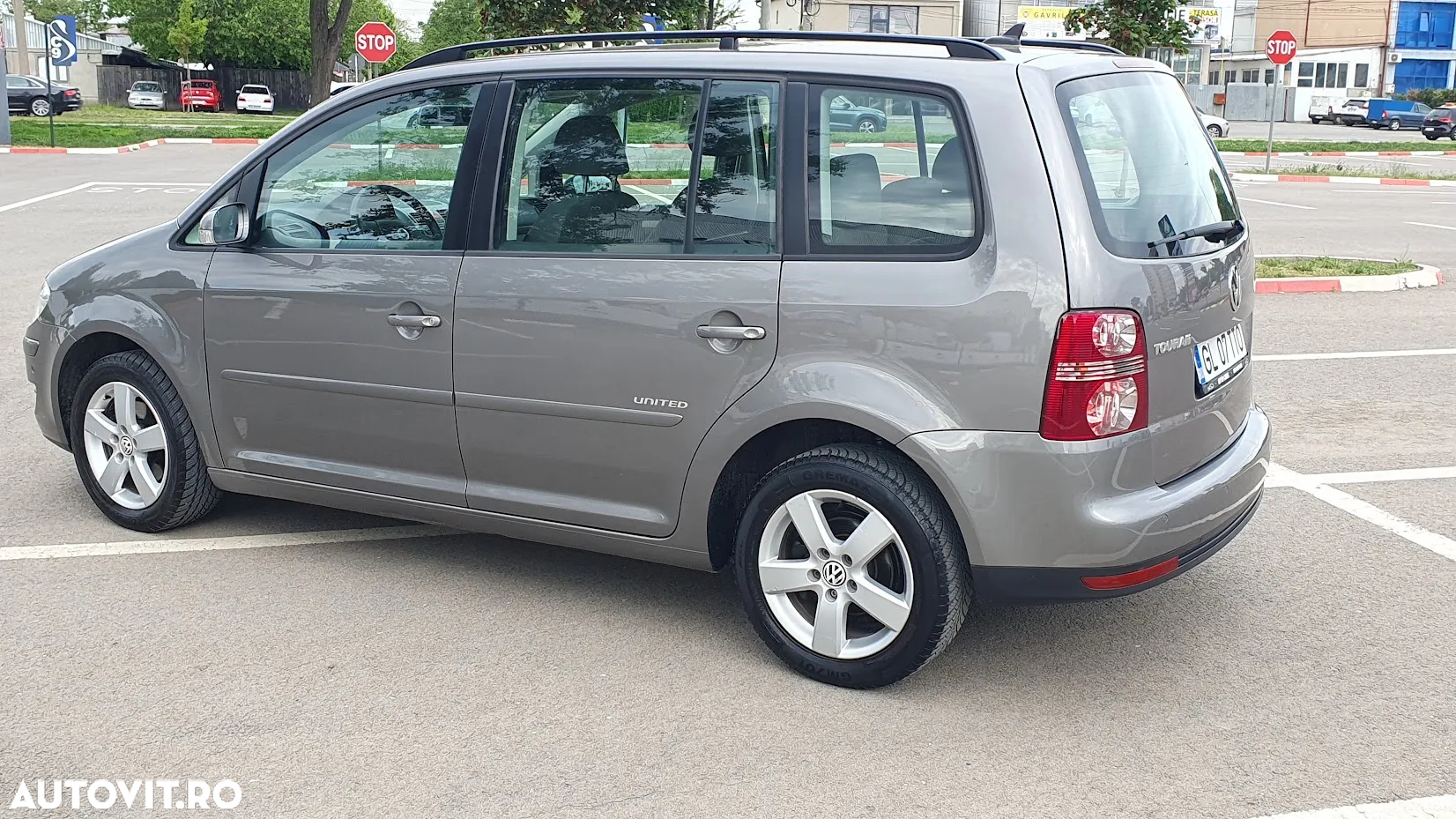 Volkswagen Touran 1.9 TDI DSG United - 24