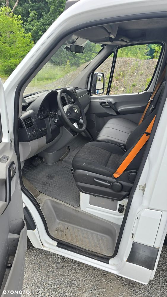 Mercedes-Benz Sprinter - 13