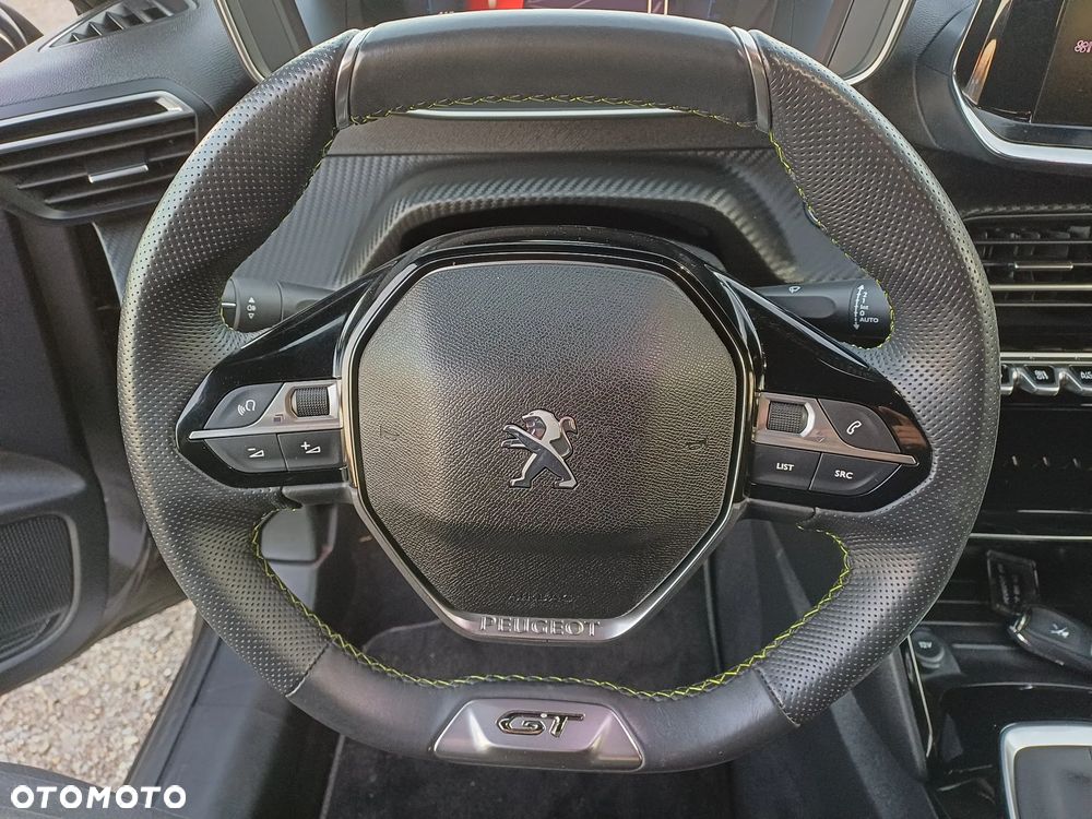 Peugeot 208 PureTech 100 GT - 24