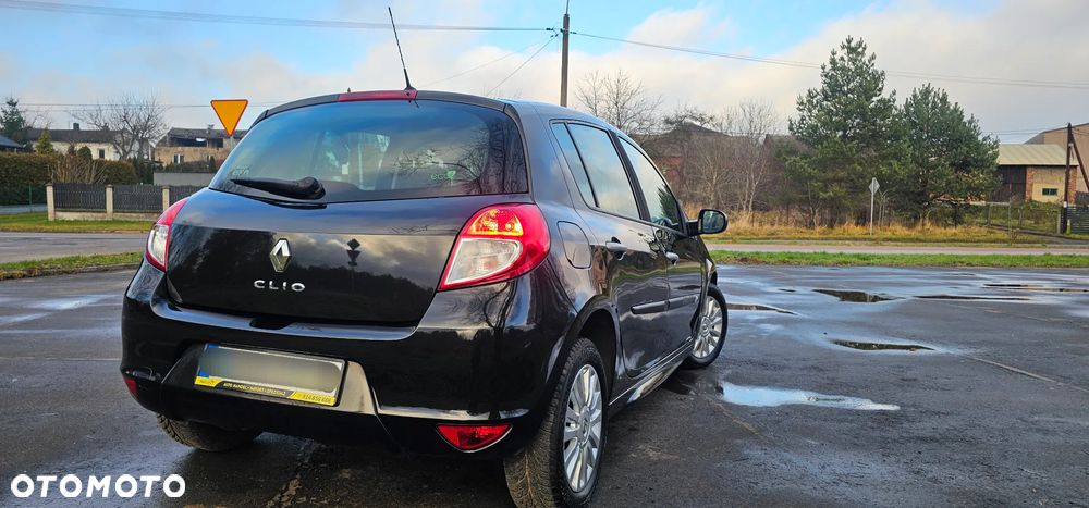 Renault Clio 1.2 16V 75 Dynamique - 9