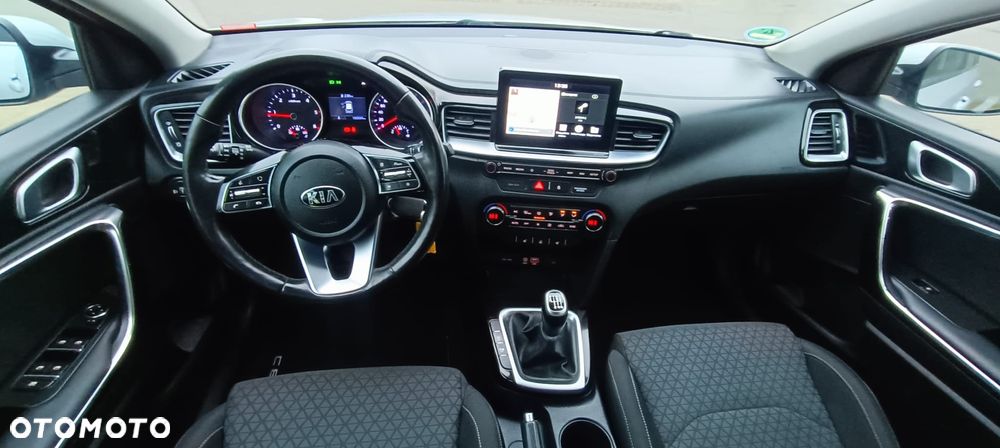 Kia Ceed 1.6 CRDi SCR M - 17