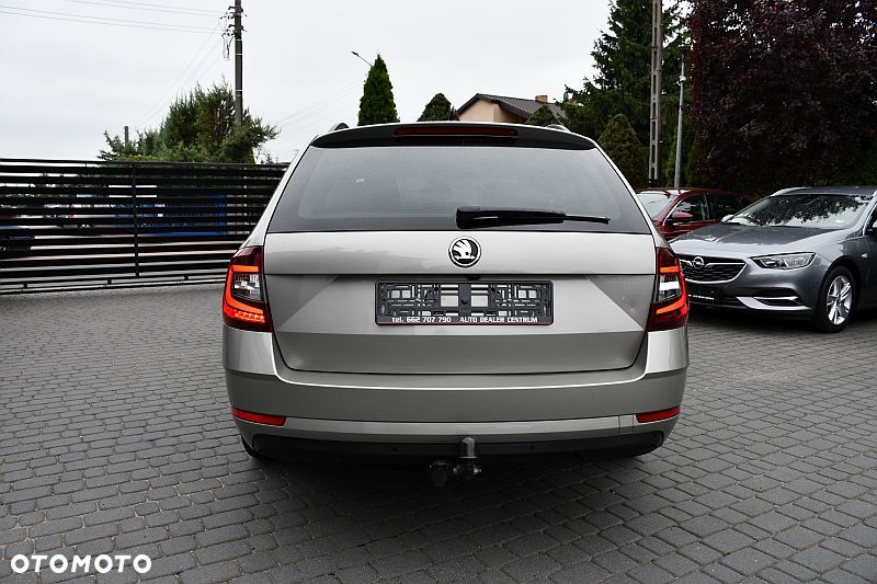 Skoda Octavia 1.6 TDI DSG Style - 30