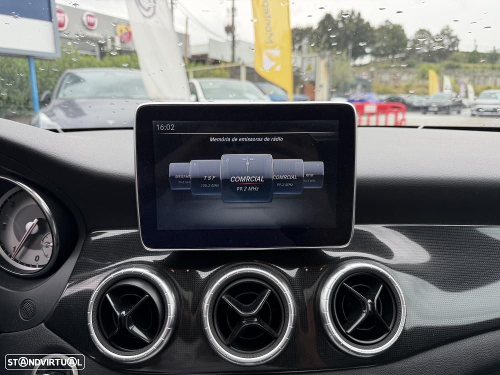 Mercedes-Benz CLA 200 d Shooting Brake AMG Line - 9