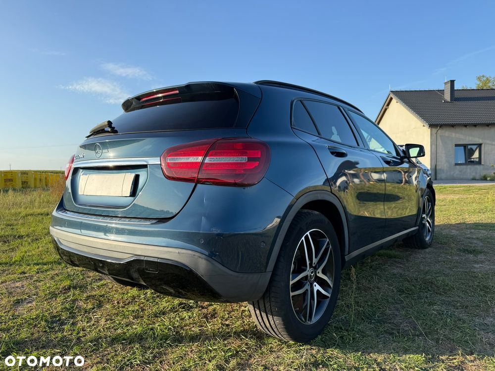 Mercedes-Benz GLA 200 7G-DCT Activity Edition - 4