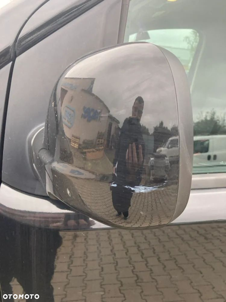 Peugeot Traveller 2.0 BlueHDi Long Allure - 18